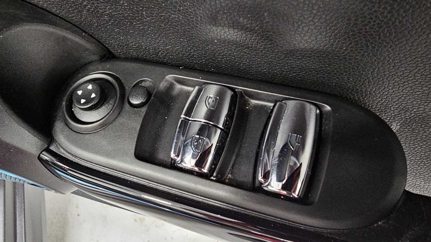 Used MINI Convertible 2021 for sale - 77972823: Photo 31