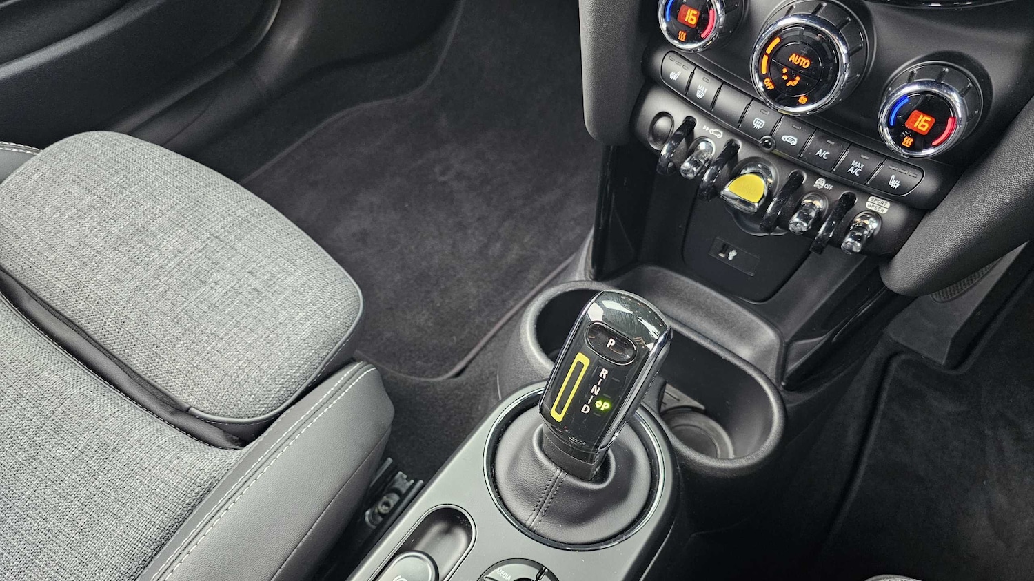 Used MINI Hatch 2021 for sale - 76373747: Photo 8