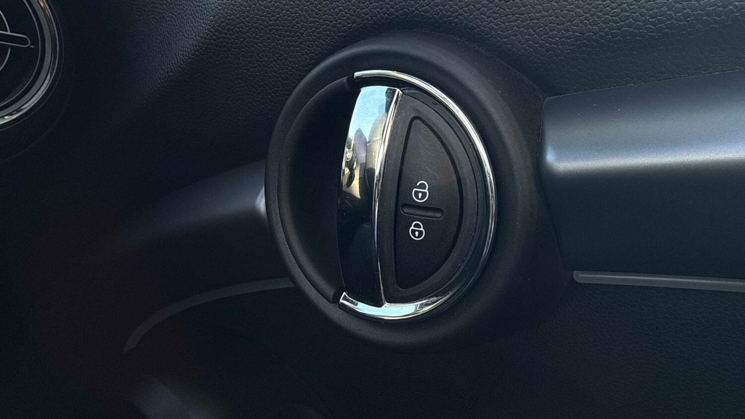 Used MINI Convertible 2021 for sale - 77674773: Photo 34