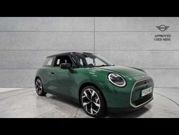 2025 - 135kW E Exclusive [Level 1] 41kWh 3dr Auto