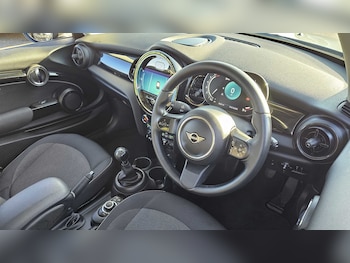 Used MINI Hatch 2022 for sale - 76842860: Photo