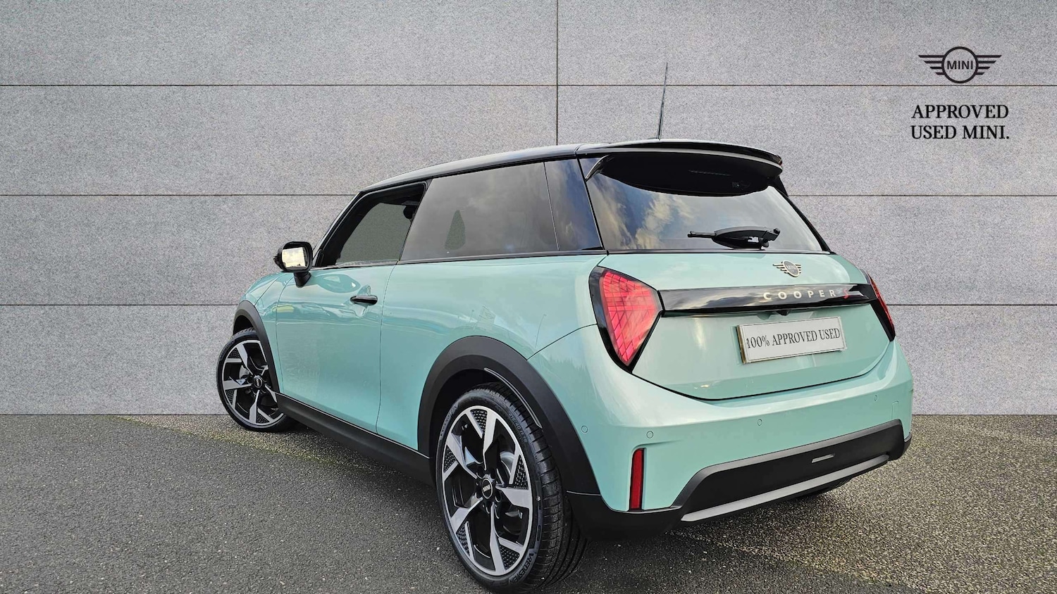 Used MINI Cooper 2025 for sale - 76576101: Photo 2