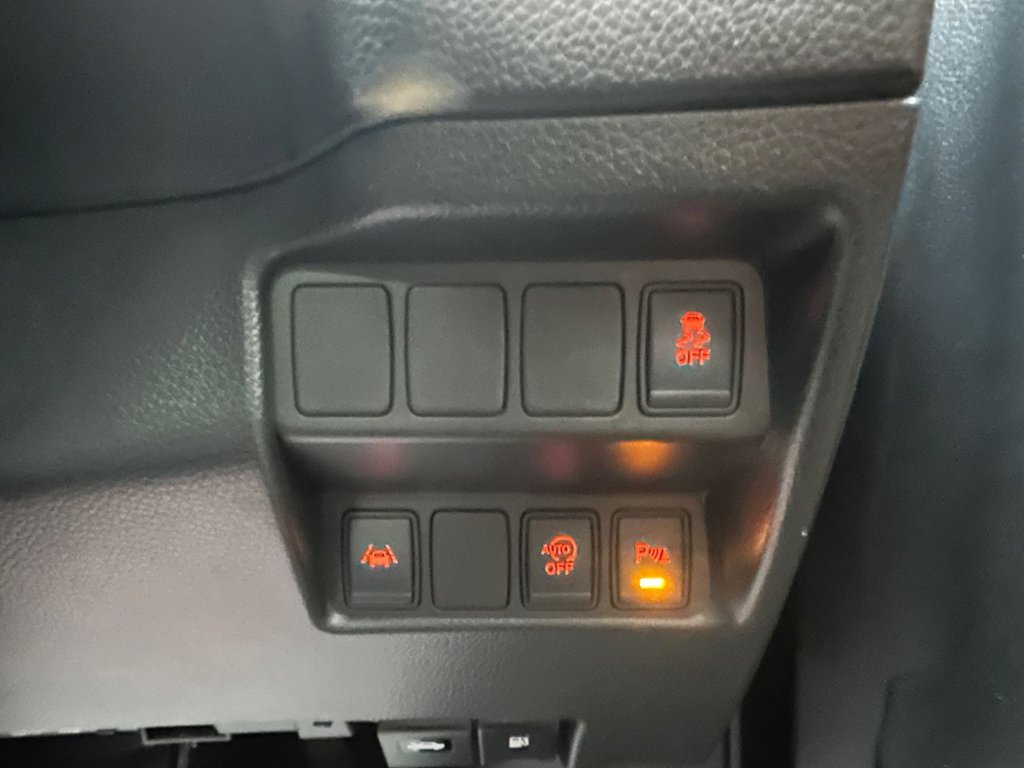 Used Nissan Qashqai 2014 for sale - 76923329: Photo 25