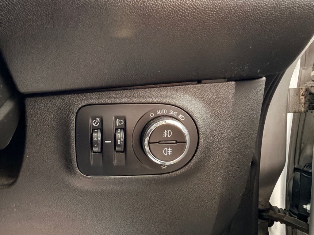 Used Vauxhall Corsa 2016 for sale - 77890781: Photo 27