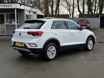 Used Volkswagen T-Roc 2023 for sale - 77578937: Photo