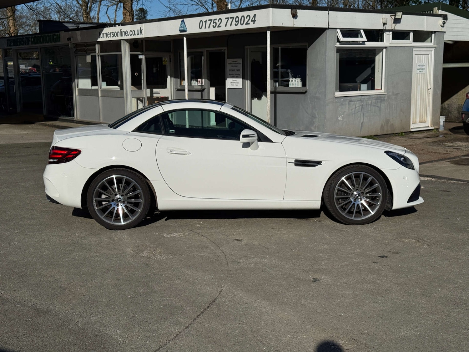 Used Mercedes-Benz SLC 2017 for sale - 77950384: Photo 4