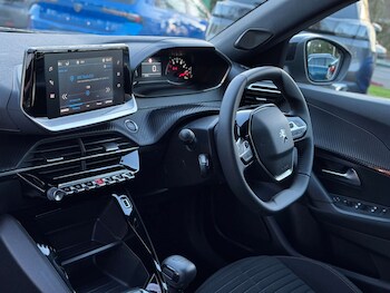 Used Peugeot 2008 2023 for sale - 77571301: Photo