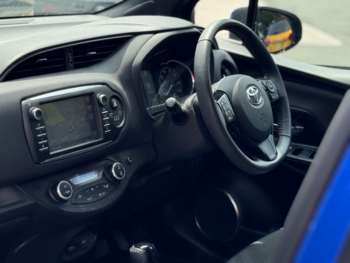 Used Toyota Yaris 2017 for sale - 74897482: Photo