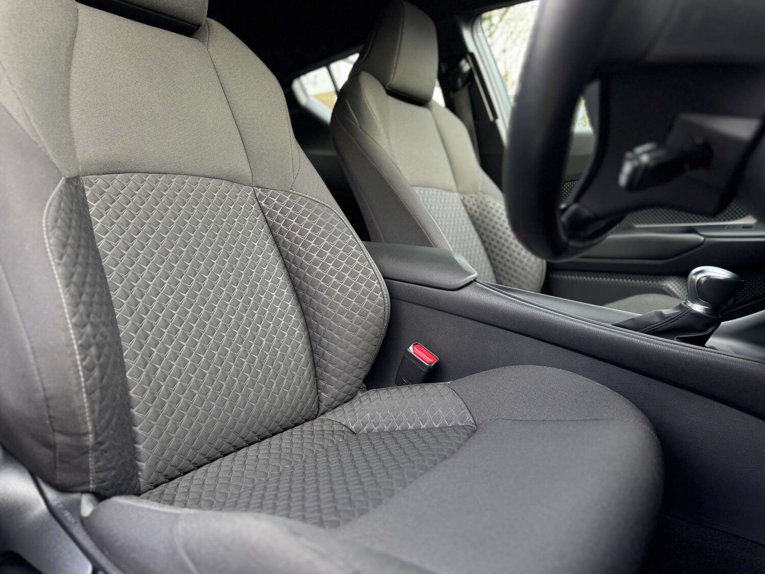 Used Toyota C-HR 2022 for sale - 76579653: Photo 25