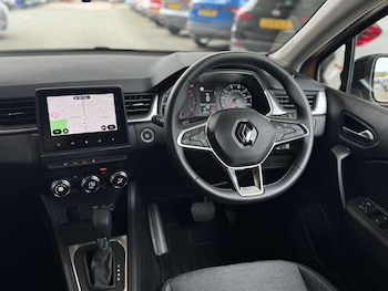 Used Renault Captur 2022 for sale - 76277733: Photo 2
