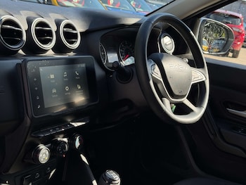 Used Dacia Duster 2023 for sale - 79460997: Photo
