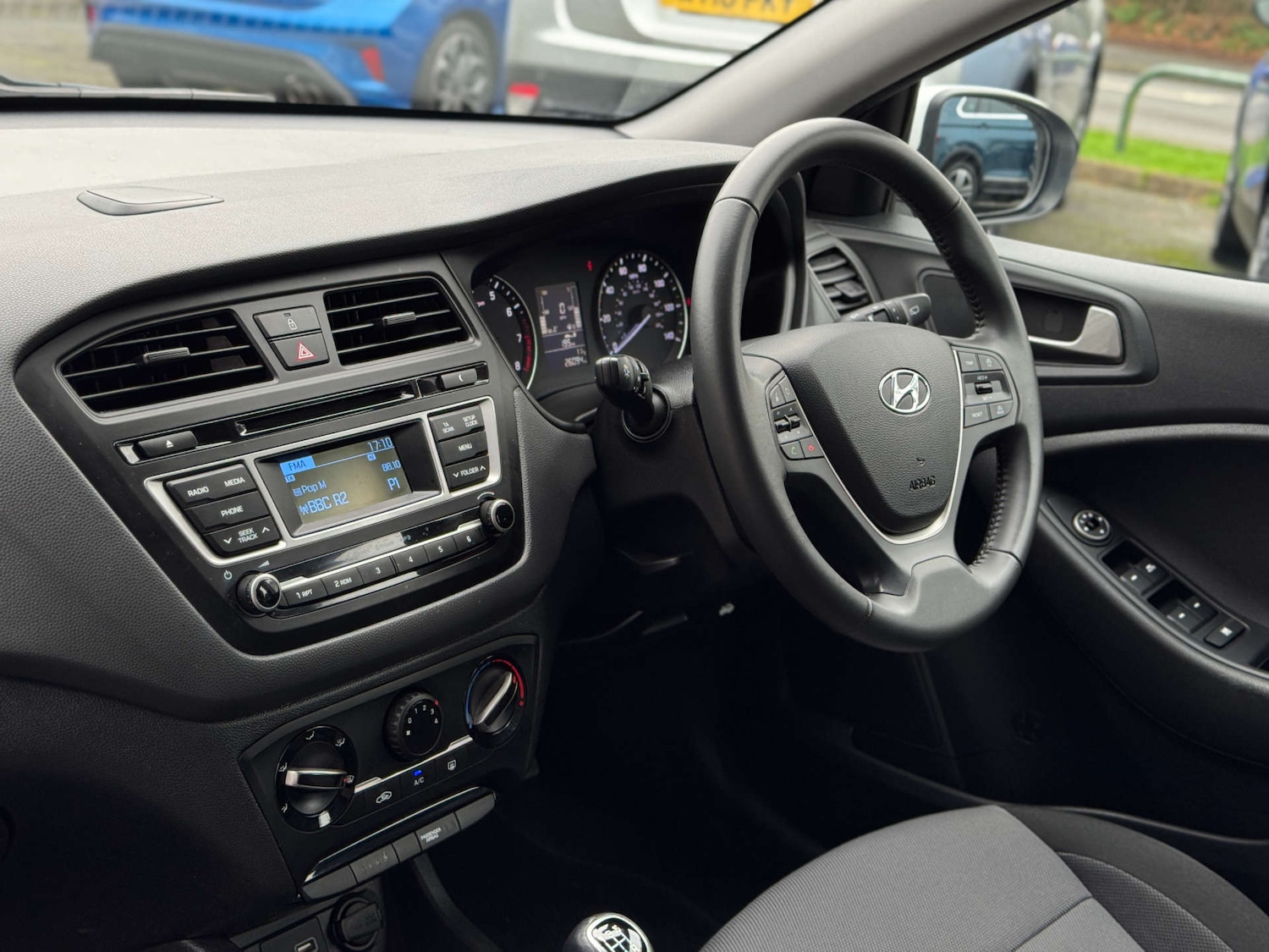 Used Hyundai i20 2018 for sale - 77749029: Photo 2