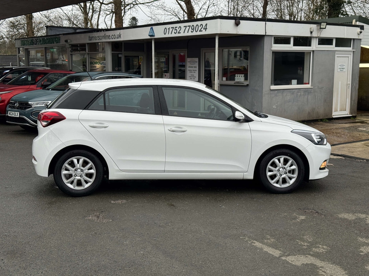 Used Hyundai i20 2018 for sale - 77749029: Photo 8