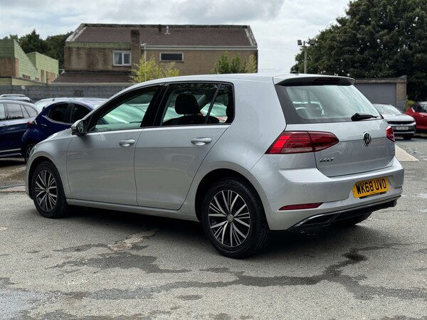 Used Volkswagen Golf 2018 for sale - 76277696: Photo 5