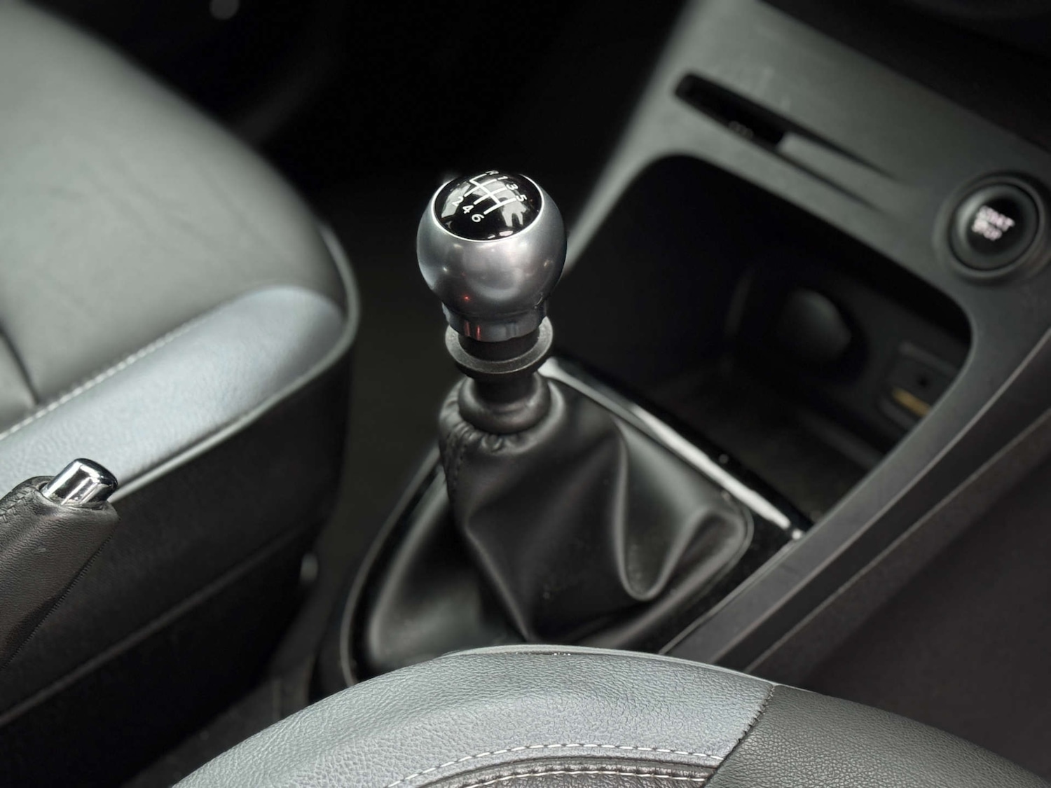 Used Renault Captur 2018 for sale - 76429376: Photo 8