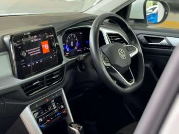 Used Volkswagen T-Roc 2023 for sale - 75026894: Photo