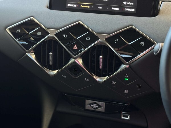 Used DS Automobiles DS 3 Crossback 2022 for sale - 75129938: Photo 25