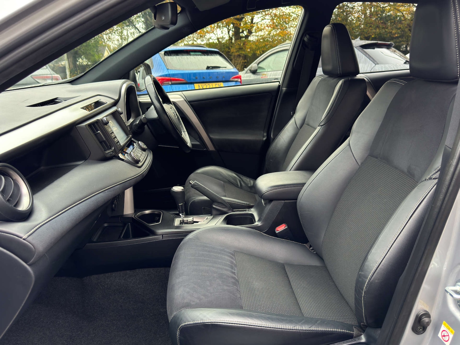 Used Toyota RAV4 2018 for sale - 76481377: Photo 13