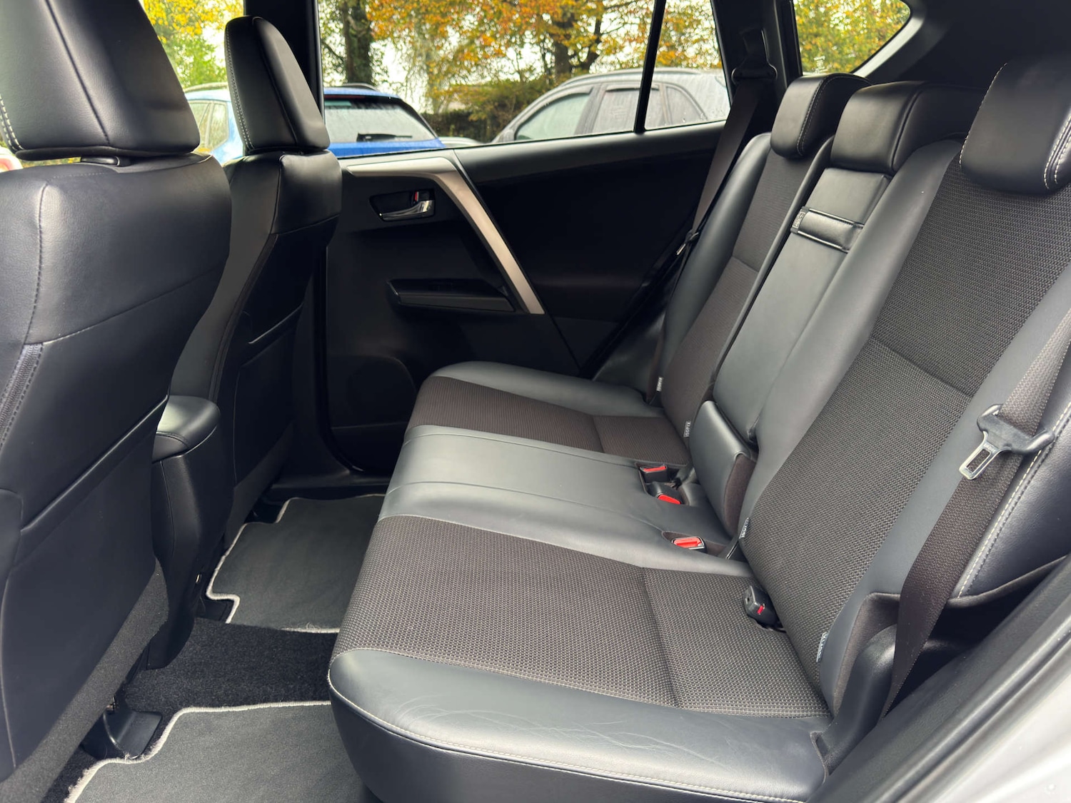 Used Toyota RAV4 2018 for sale - 76481377: Photo 14