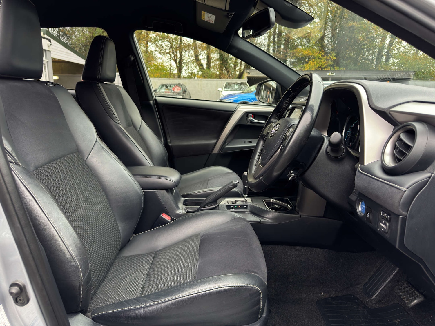 Used Toyota RAV4 2018 for sale - 76481377: Photo 16