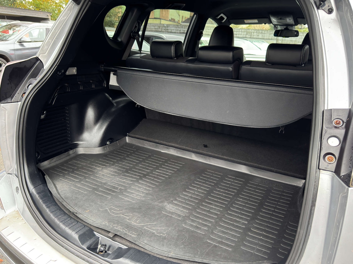 Used Toyota RAV4 2018 for sale - 76481377: Photo 18