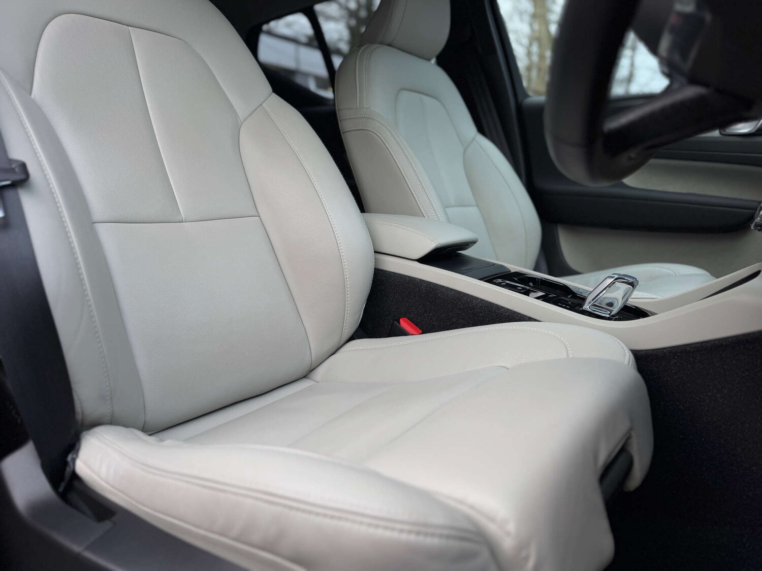 Used Volvo XC40 2020 for sale - 76829943: Photo 25