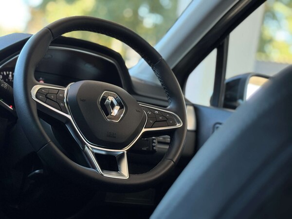 Used Renault Captur 2022 for sale - 76277701: Photo 24
