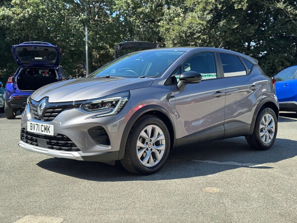 Used Renault Captur 2022 for sale - 76277701: Photo 3