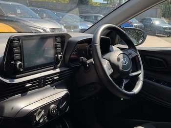 Used Hyundai BAYON 2023 for sale - 79072899: Photo