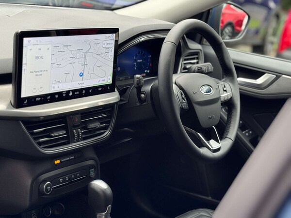 Used Ford Focus 2023 for sale - 76277743: Photo 2