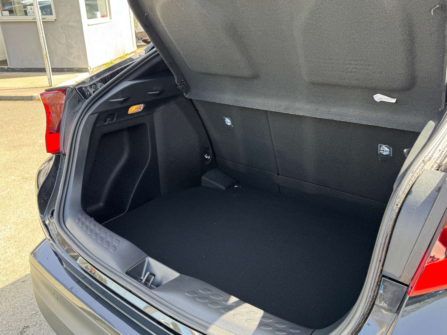 Used Toyota C-HR 2023 for sale - 78198773: Photo 15