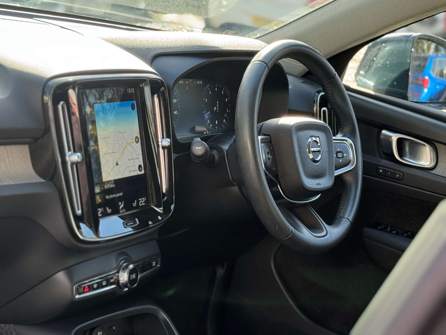 Used Volvo XC40 2020 for sale - 76379907: Photo 2