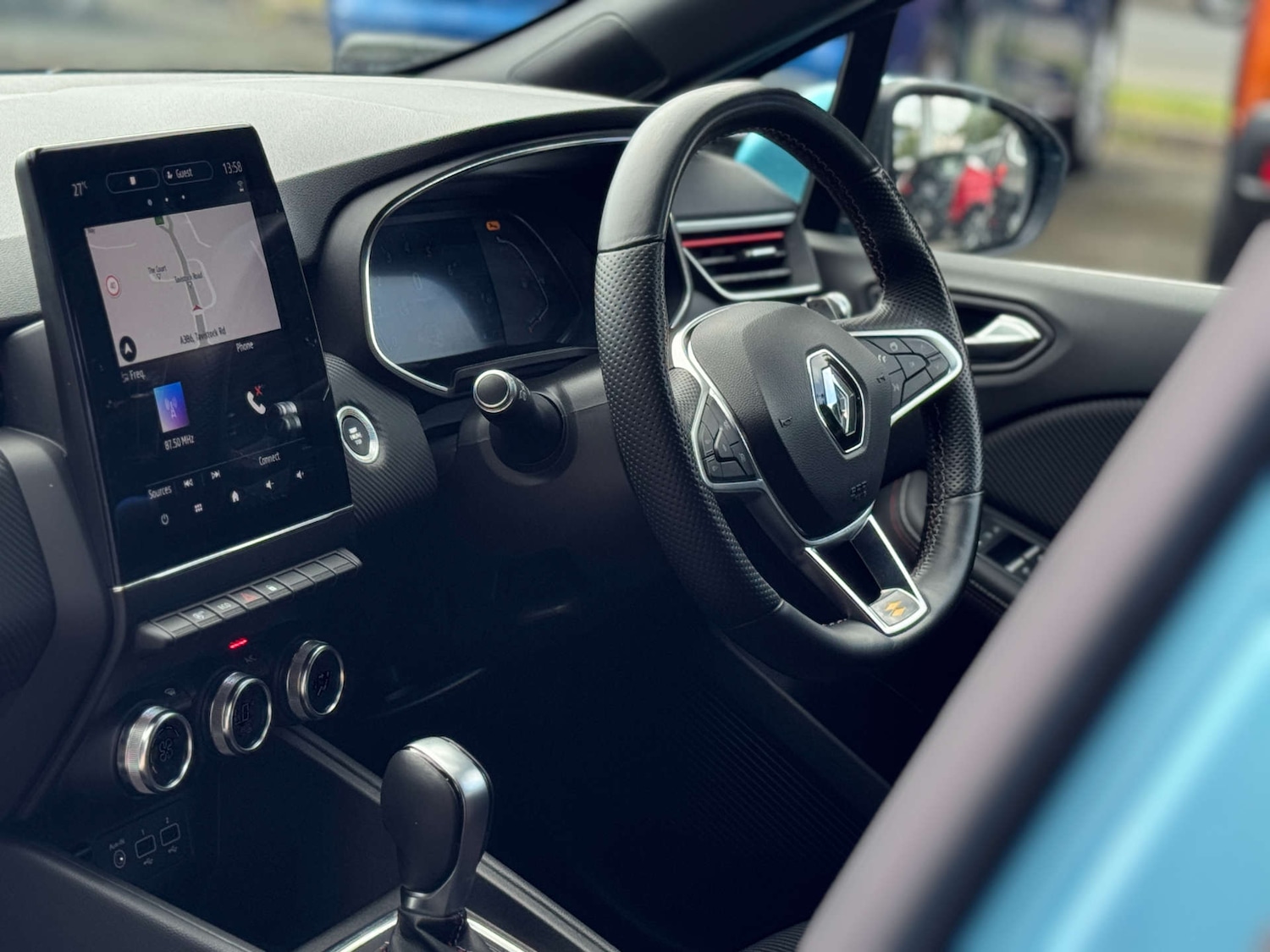 Used Renault Clio 2020 for sale - 76277688: Photo 2