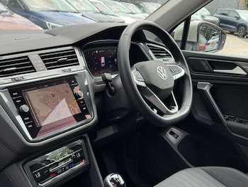 Used Volkswagen Tiguan Allspace 2023 for sale - 78953321: Photo