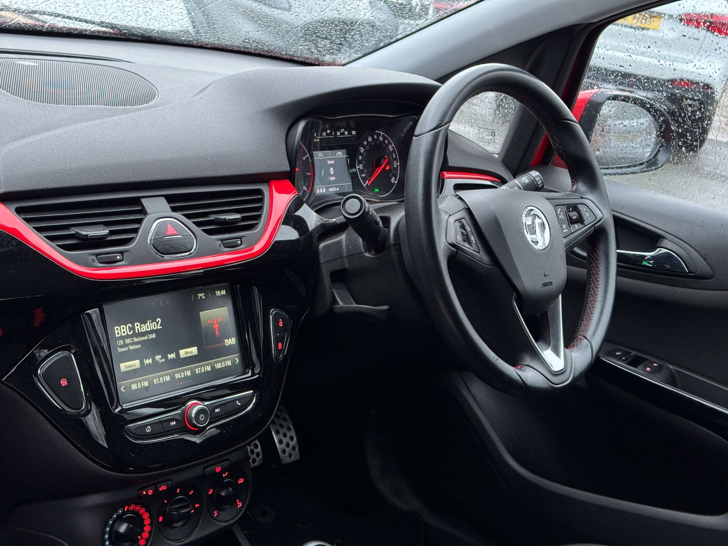 Used Vauxhall Corsa 2016 for sale - 77301687: Photo 2