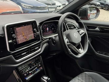 Used Volkswagen T-Roc 2022 for sale - 78953260: Photo