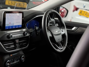Used Ford Focus 2021 for sale - 76277723: Photo 2