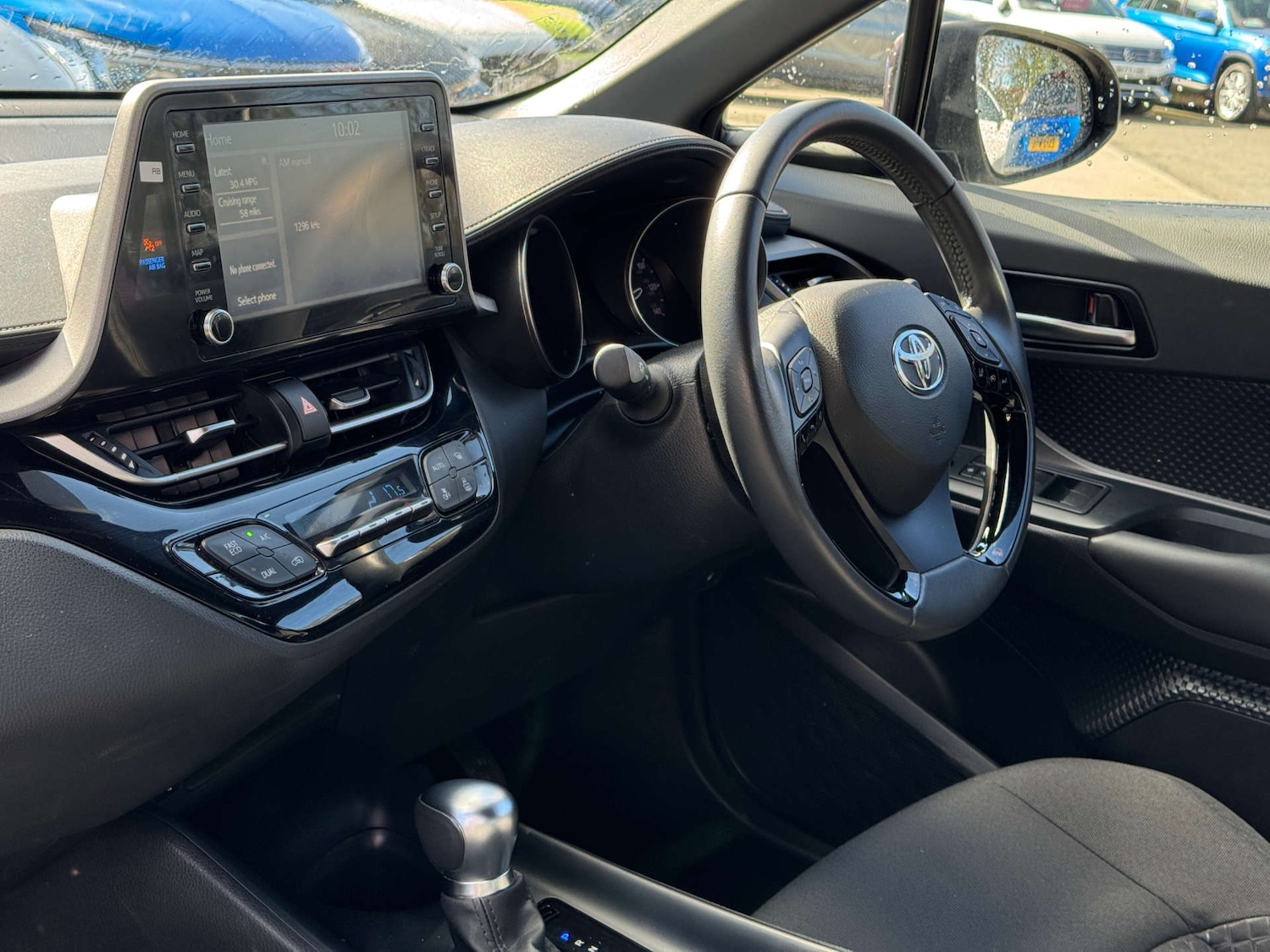 Used Toyota C-HR 2023 for sale - 78111274: Photo 2