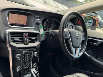 Used Volvo V40 2018 for sale - 79222163: Photo