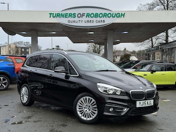 2015 - 220i Luxury 5dr