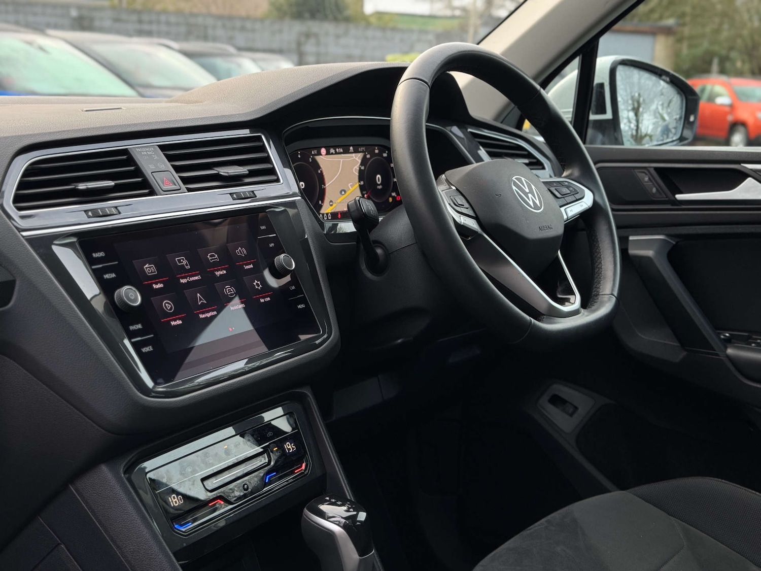 Used Volkswagen Tiguan 2021 for sale - 77383395: Photo 2