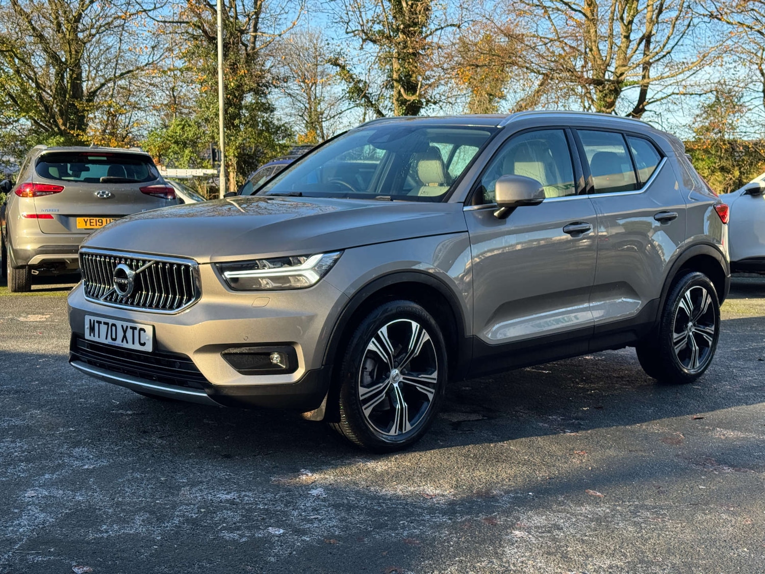 Used Volvo XC40 2020 for sale - 76686705: Photo 2
