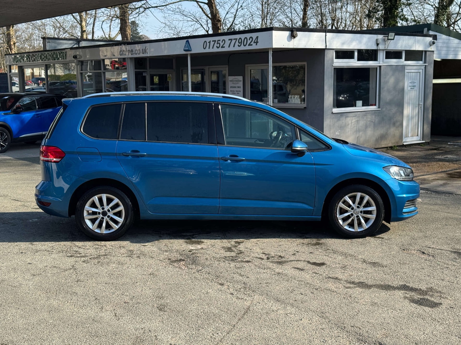 Used Volkswagen Touran 2017 for sale - 77967855: Photo 5