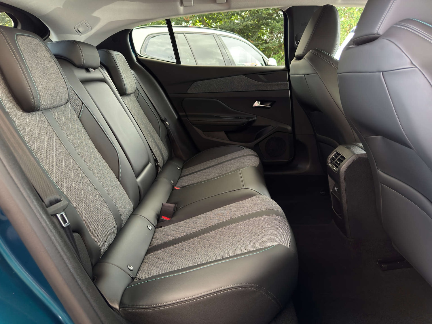 Used Peugeot 408 2023 for sale - 77937222: Photo 15