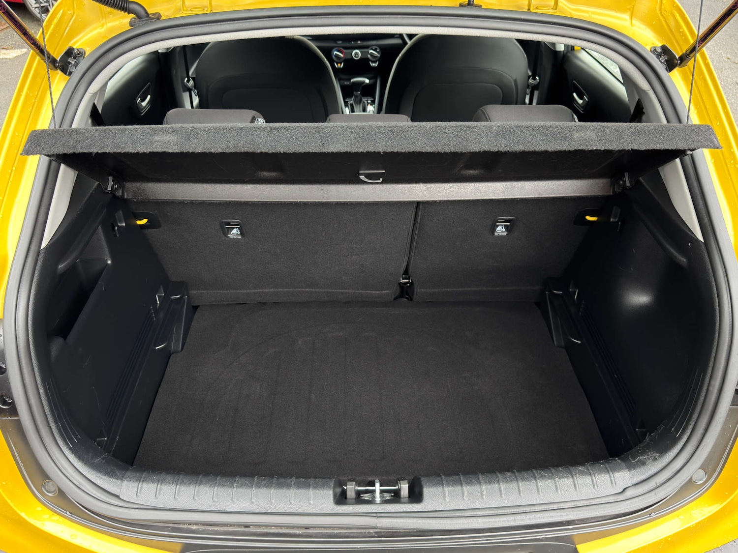 Used Kia Stonic 2022 for sale - 76600660: Photo 17