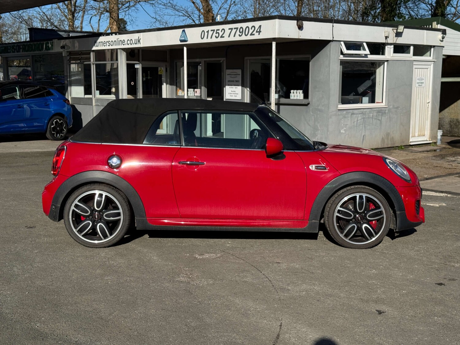 Used MINI Convertible 2017 for sale - 77964817: Photo 5