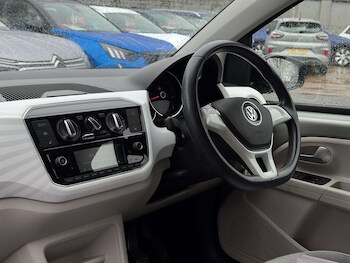 Used Volkswagen up! 2018 for sale - 77618871: Photo