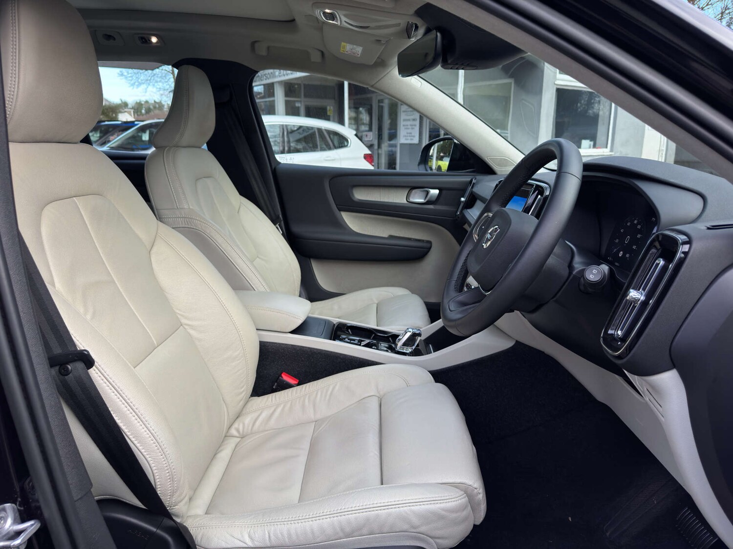 Used Volvo XC40 2022 for sale - 76969209: Photo 16