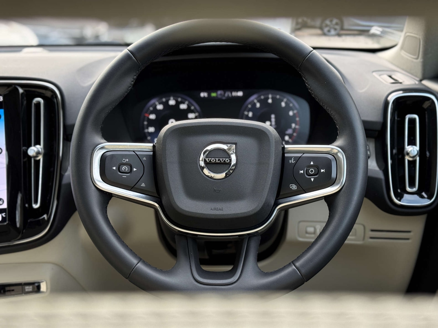 Used Volvo XC40 2022 for sale - 76969209: Photo 22