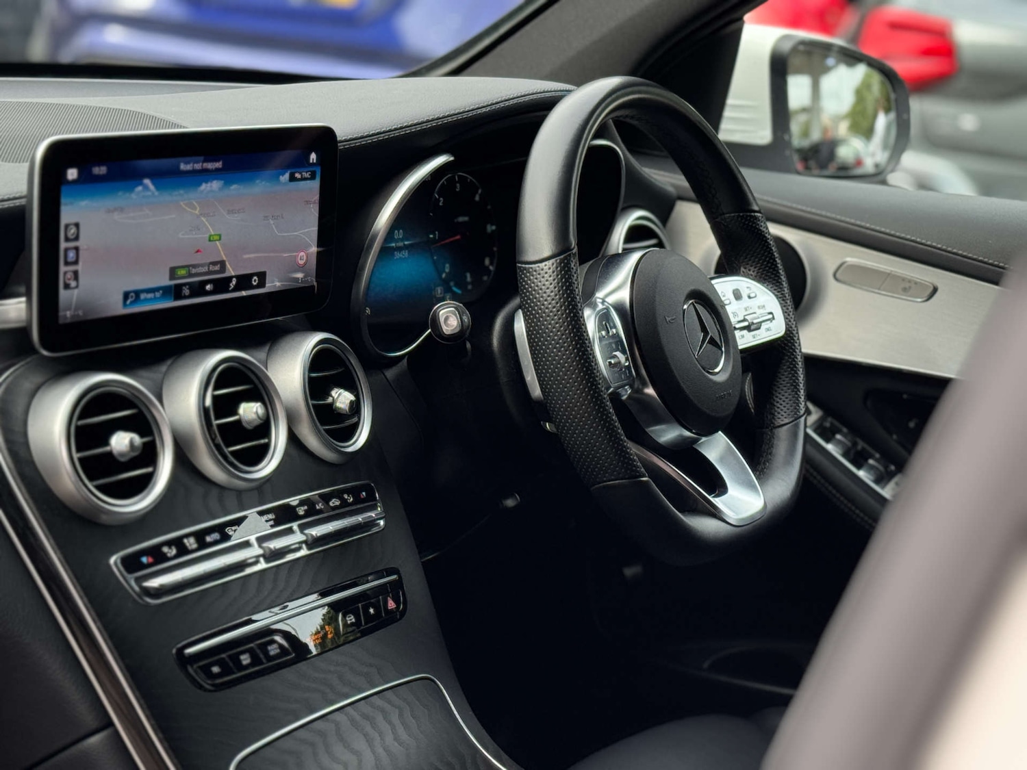 Used Mercedes-Benz GLC 2021 for sale - 76600661: Photo 2